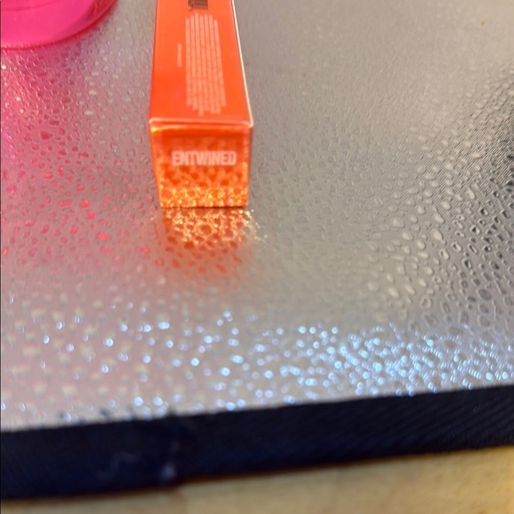 Jeffree Star Supreme Gloss in Vibrant Orange - Picture 3 of 3